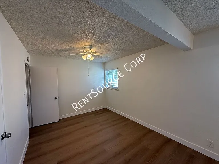 1149 W Avenue H11 — Photo 17