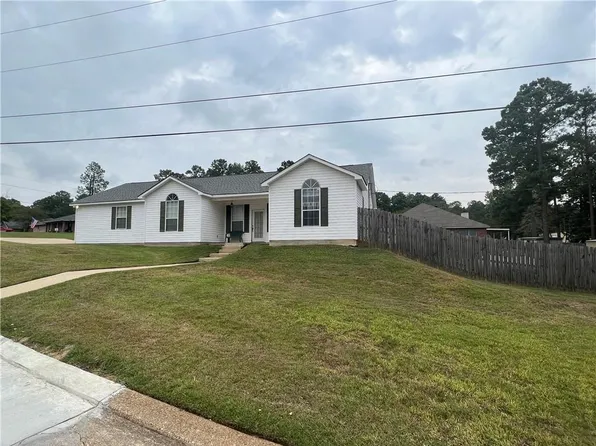 4706 Whispering Pines Loop, Pineville, LA 71360