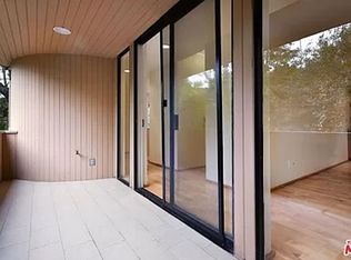 10045 Reevesbury Dr, Beverly Hills, CA 90210