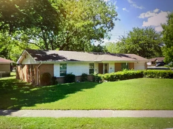 112 SW Murphy Rd, Burleson, TX 76028