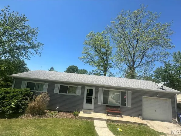 139 E Horseshoe Bend Dr, Winfield, MO 63389