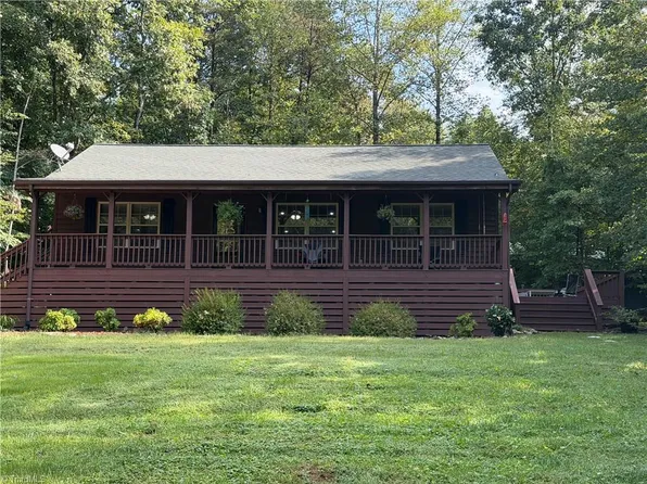 411 Cabin Cove Ln, Moravian Falls, NC 28654