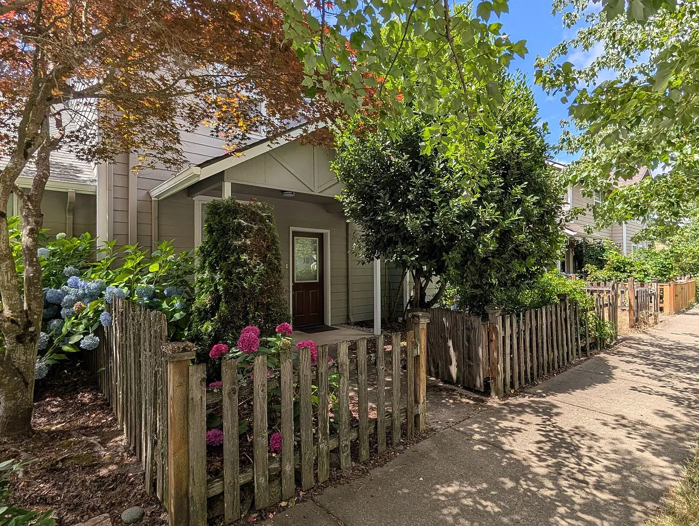 3 Bedroom, 2 Bath Home Close To Skinner Butte! — Photo 2