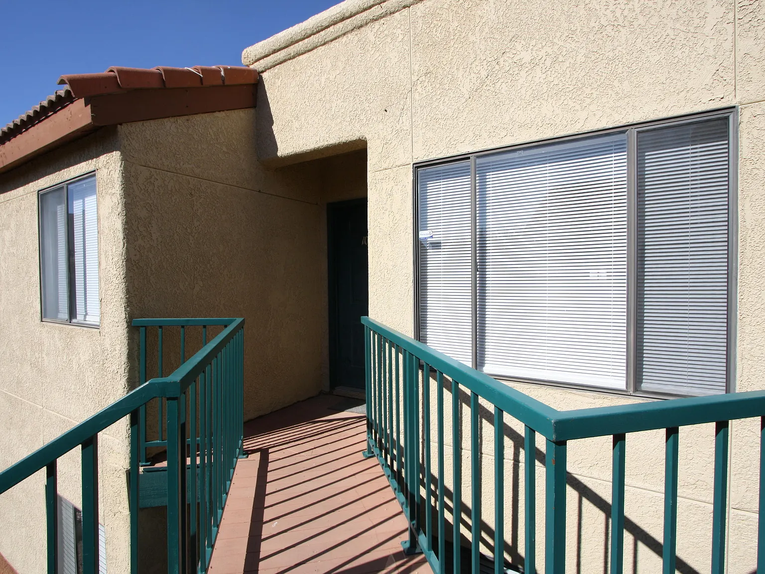 2 bed, 2.0 bath, 1105 sqft, $1,275 — Photo 1