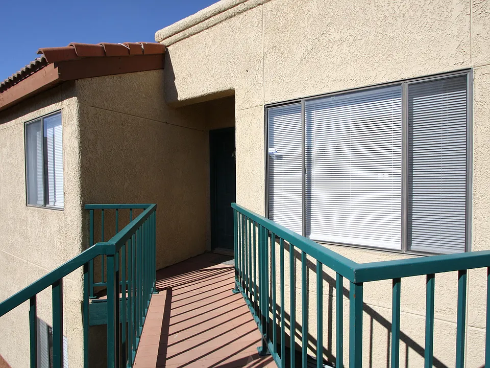 3690 N Country Club Rd #1038