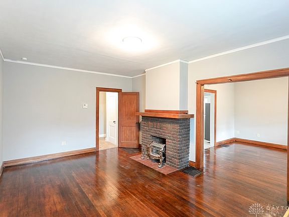 5th image of 1332 Holly Ave