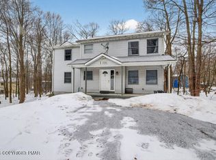 3362 Woodland Dr, Tobyhanna, PA