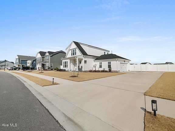 3rd image of 116 Arbormoor Lane