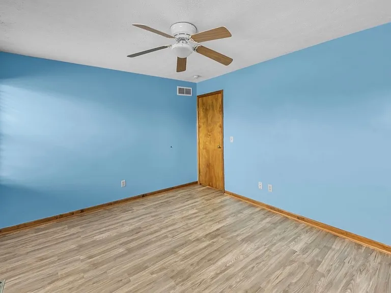 4335 Shandon Dr — Photo 26