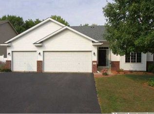 1562 Pond Curv, Waconia, MN 55387