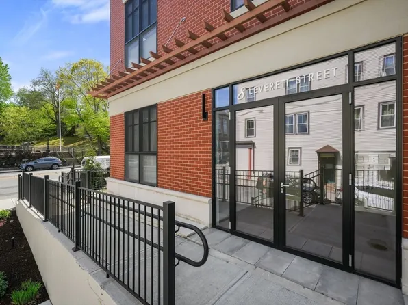8 Leverett St #4, Brookline, MA 02445