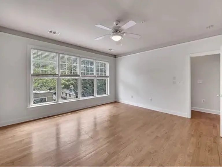 1390 Dutch Valley Pl NE — Photo 19