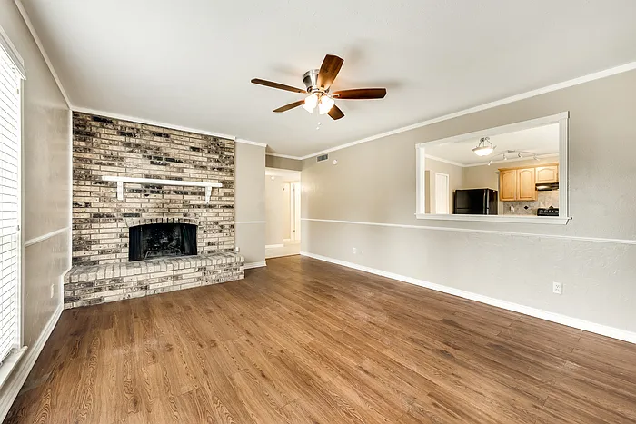 5033 Avery Ln — Photo 2