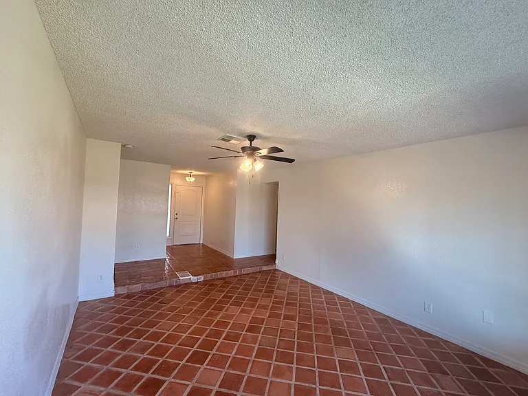 7137 W Colter St — Photo 18
