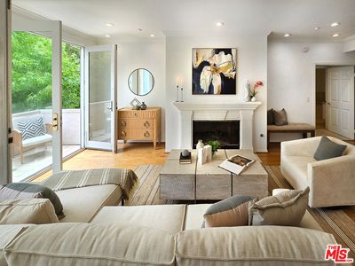 121 N Almont Dr APT 301, Beverly Hills, CA, 90211