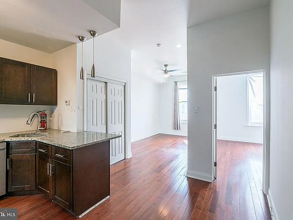 2nd image of 1633 W Girard Ave #2F