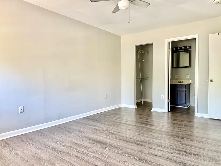 140 Royal Oak Dr #I — Photo 12