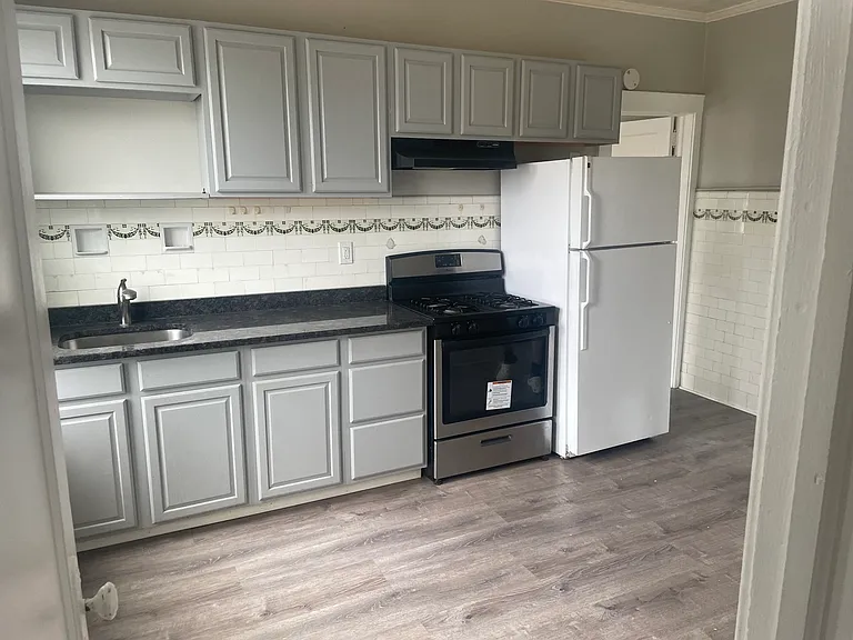 1 W Somerset St #4 — Photo 6