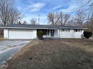 3066 Carrigan Rd, Fort Gratiot, MI 48059