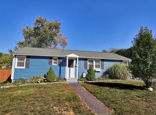 17 Meadowbrook Dr, Waterbury, CT 06706