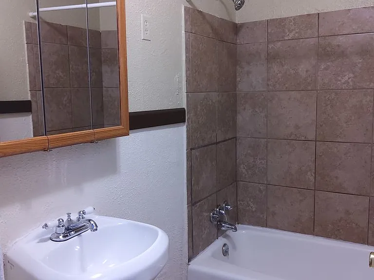 2918 N Calvert St — Photo 15