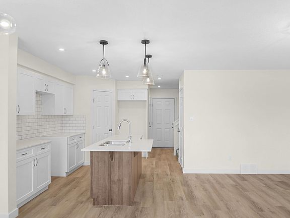 5th image of 19112 29th Ave NW