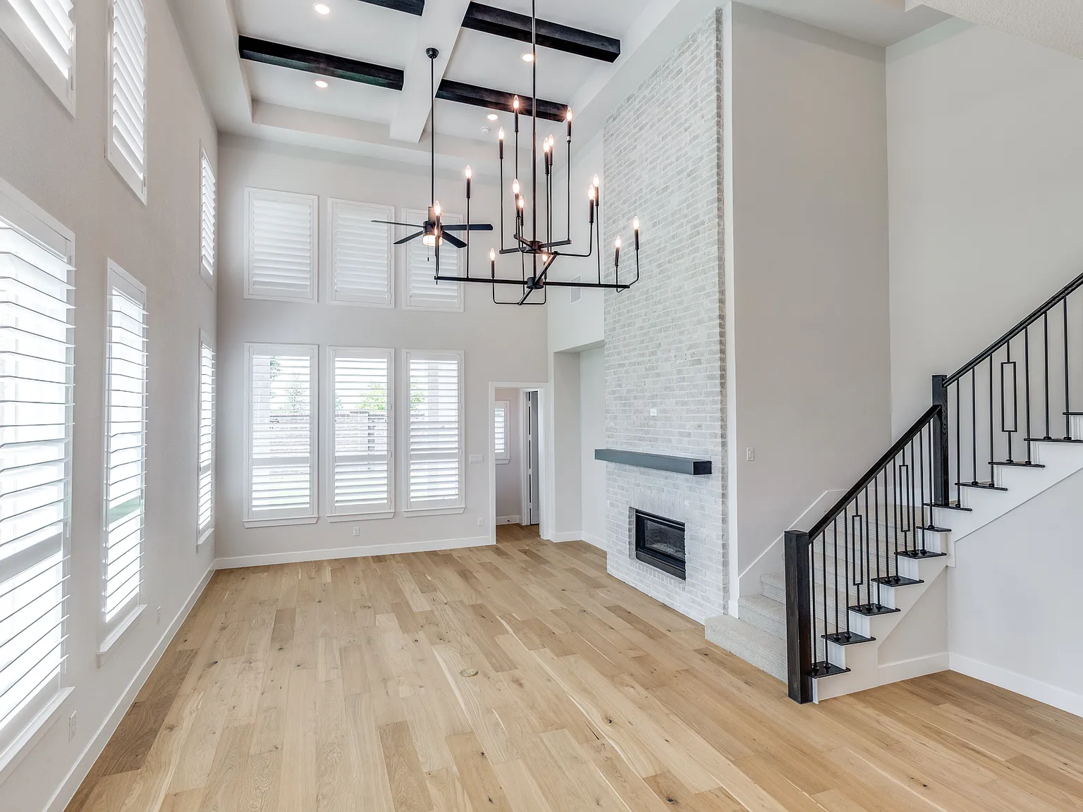 4 bed, 4.5 bath, 3365 sqft, $5,500 — Photo 2