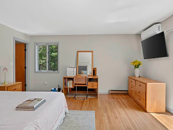 4th image of 14 High Meadow Ln