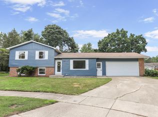 1812 Carlsbrook Ln, Portage, MI 49024
