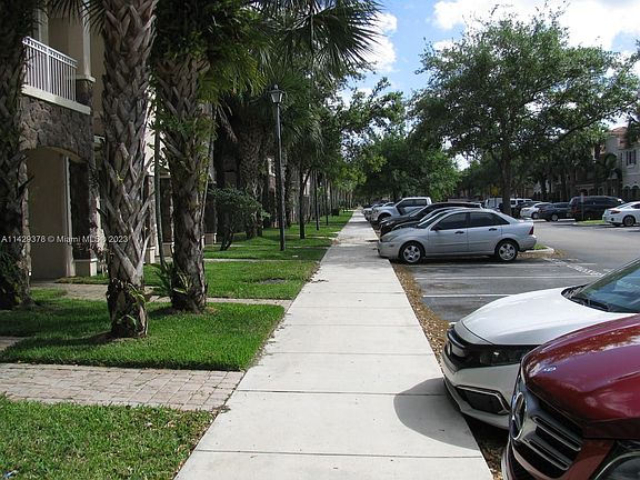 5th image of 2545 SW 82nd Ave #104