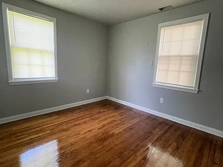 4317 Ferndale Rd — Photo 8