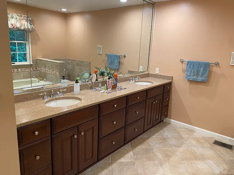 7700 Warfield Rd — Photo 32