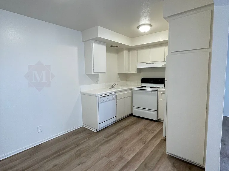 442 Ellwood Beach Dr #5 — Photo 3