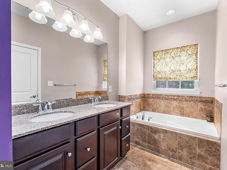 3218 Vogel Rd — Photo 20