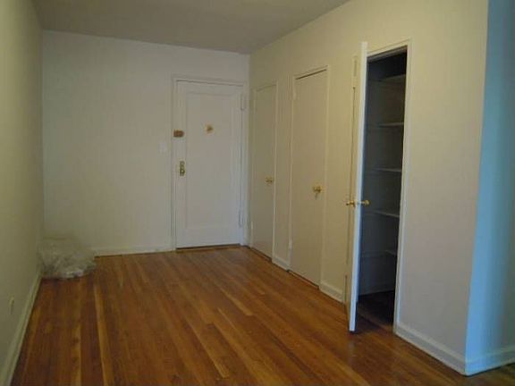 foyer to front door