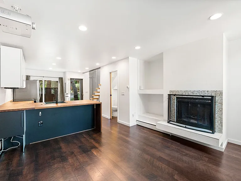 350 Arapahoe Ave #16 — Photo 9