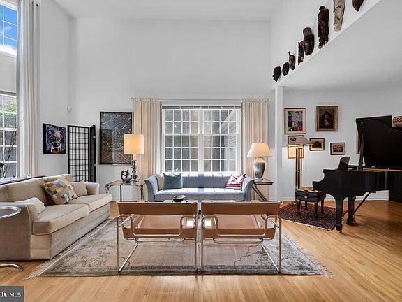 5th image of 17 Stonewall Cir