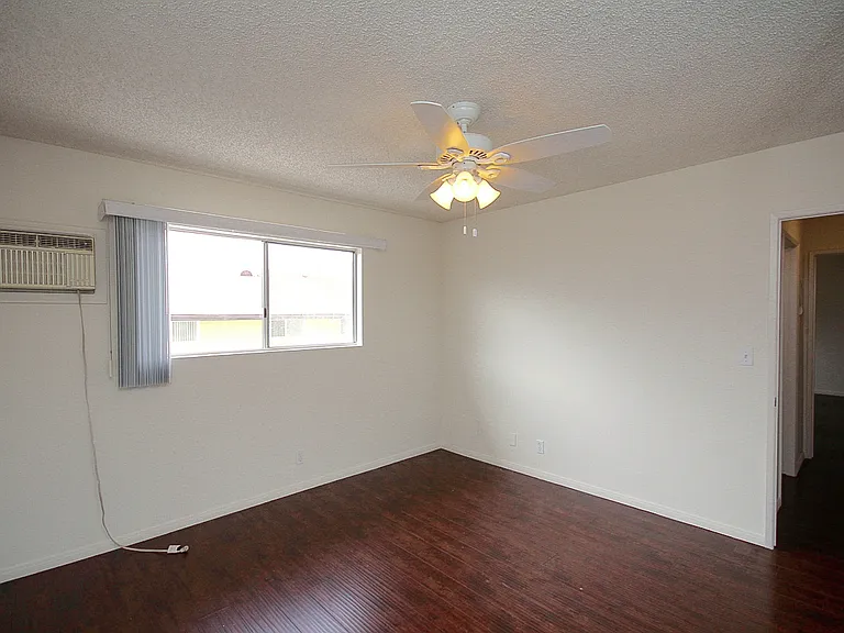 3010 Montrose Ave #28 — Photo 20