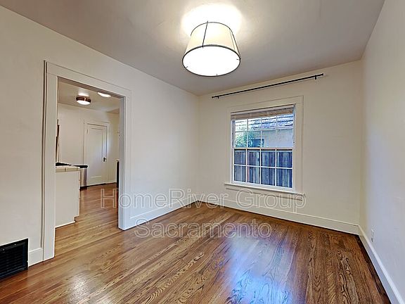 4th image of 1101 Robertson Way