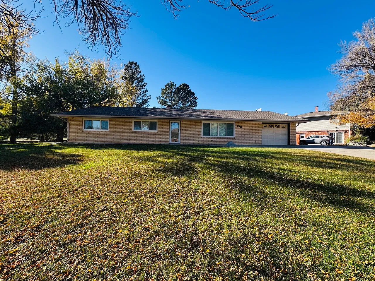 3 bed, 2030 sqft, $2,400 — Photo 1