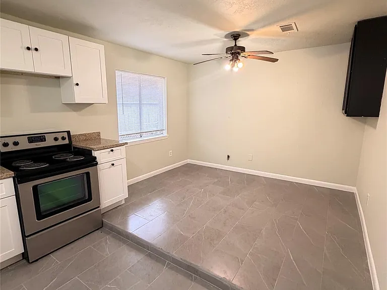 4527 Fitzwater Dr — Photo 3