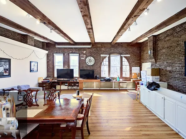 29 Saint Marys Ct #1, Brookline, MA 02446