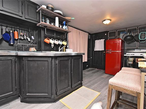 4th image of 234 W Delavan Ave