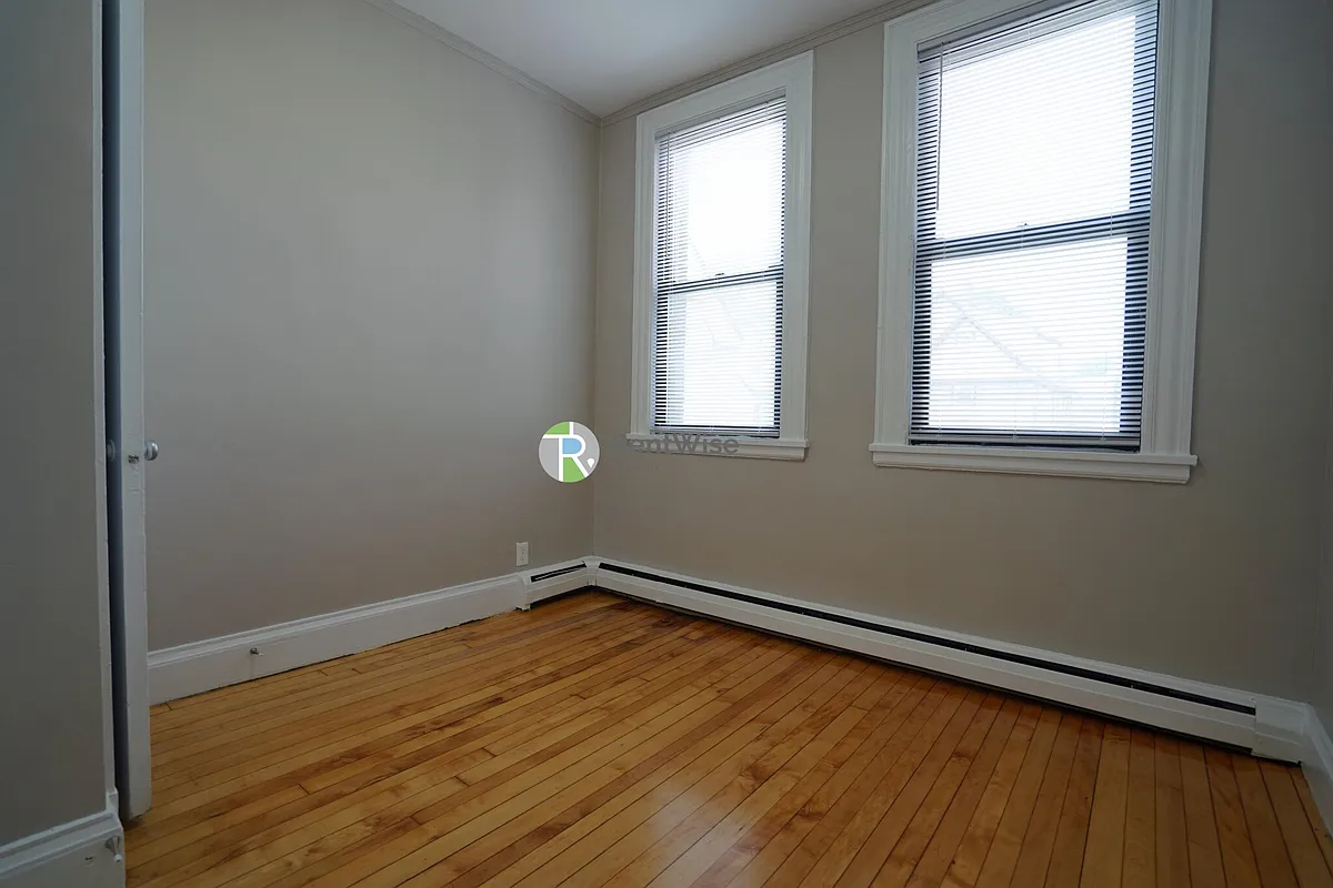 Building Photo - 76 Gardner St #C1
