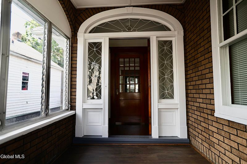 2nd image of 905 Shaw Street