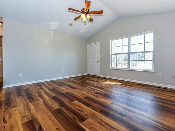 5th image of 5119 Woodglen Dr