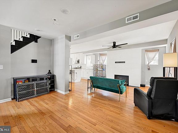 3rd image of 4409 Wentworth Rd