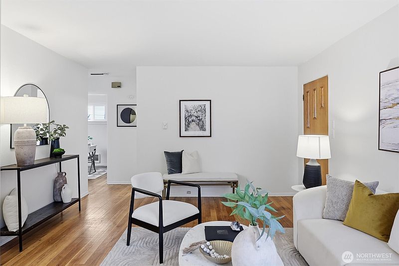 3rd image of 2907 18th Street