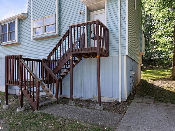 3rd image of 47 & 49 N Indian Valley Ct