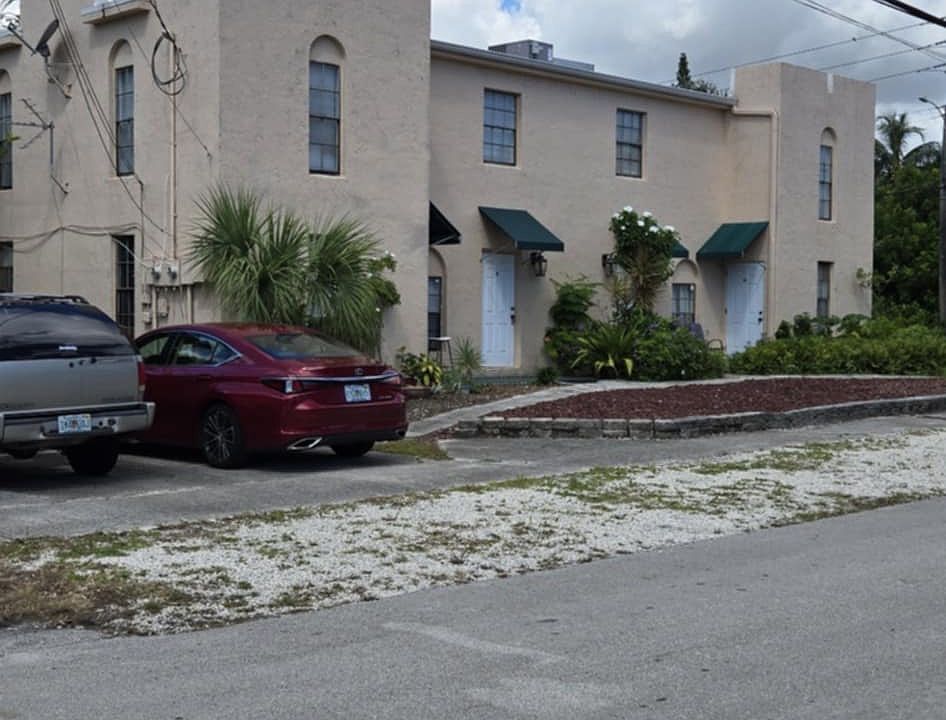1st image of 1800 SW 11th St #B